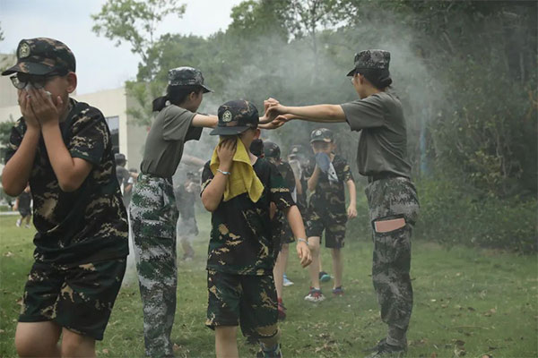 芜湖少年意志成长军事夏令营